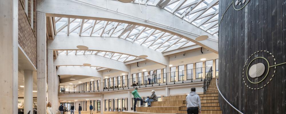 Førde vgs atrium. Kreditering:
Hundven-Clements Photography