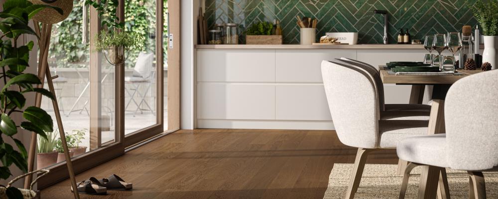 Mörka trägolv. Pressbild: Tres Plodder