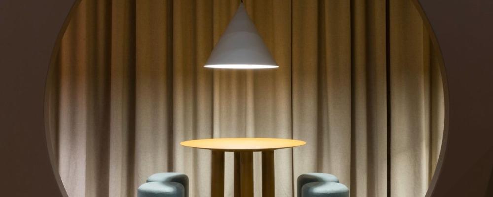 Zoey bord och pallar. Pressbild: Dieffebi