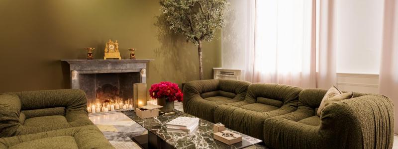 Showroom-installationen, The Milanese House – Una Notte a Milano. Foto: ELIE SAAB Maison – foto: Serge Buryak