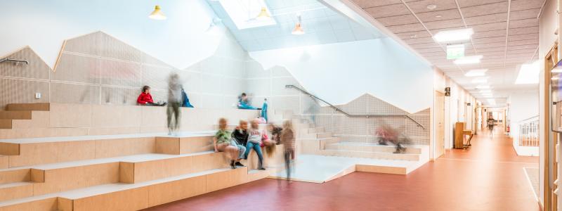 Kvadratmetrarna är maximalt utnyttjade. Exempelvis finns här inga korridorer, i det närmaste allt är lärmiljö. Foto: FOJAB