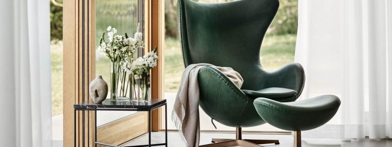 De 150 stolarna kommer att bära en ingraverad metallplakett med sitt unika upplagensnummer. Foto: Fritz Hansen