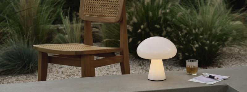 GUBI introducerar C-Chair Outdoor av den franske arkitekten och designern Marcel Gascoin. Pressbild: Gubi