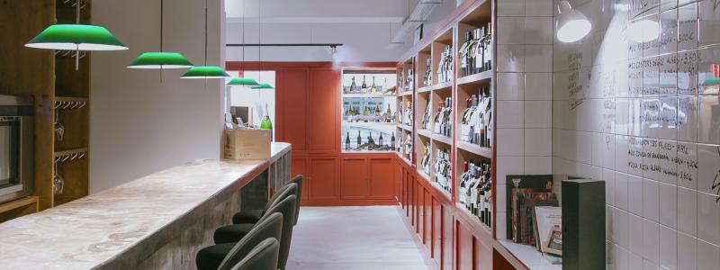 Vinus & Brindis med design av Mayfair Cirera Studio. Carla Step