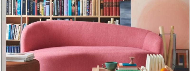 Sofacompany satsar på färg soffan Rose i Firenze Bubble Gum Foto Sofacompany