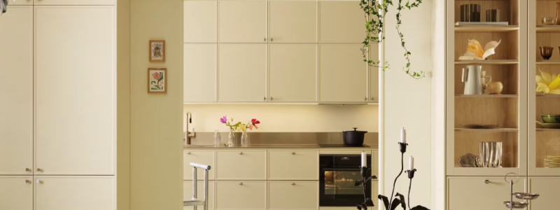 Vedum Kök & Bad lanserar 2026 års köksnyheter med en ny cremegul kulör. Pressbild: Vedum Kök