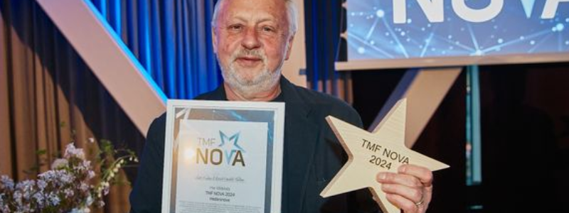Lars Bülow tog emot priset. Foto: Christian Gustavsson/Trä- och Möbelföretagen