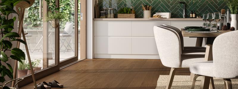 Mörka trägolv. Pressbild: Tres Plodder