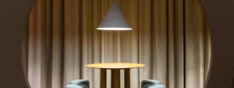 Zoey bord och pallar. Pressbild: Dieffebi