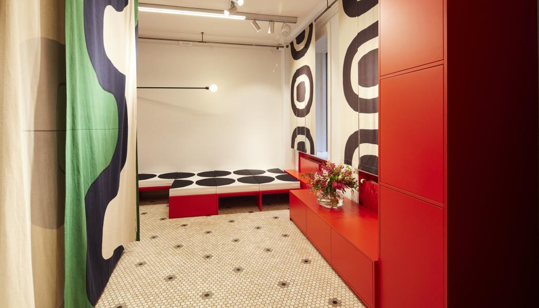 Butiken på Pilestraede 29 har ett upplevelsebaserat butikskoncept och på övervåningen huserar en del av Merimekkos designteam. Foto: Marimekko