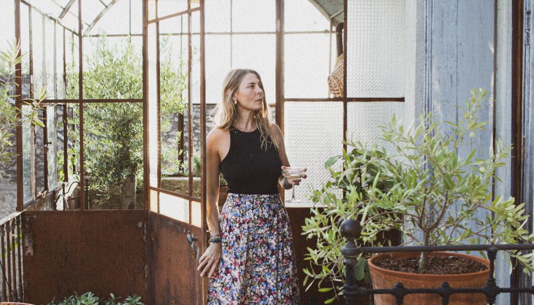 Genom Kristins populära Instagram-konto och hennes blogg bjuder hon sina läsare på inspiration kring allt från personlig inredning till trädgårdsliv. Här delar hon även med sig av sina reflektioner kring entreprenörskap och sitt djupa engagemang i olika frågor som verkligen berör på djupet. Foto: Egmont