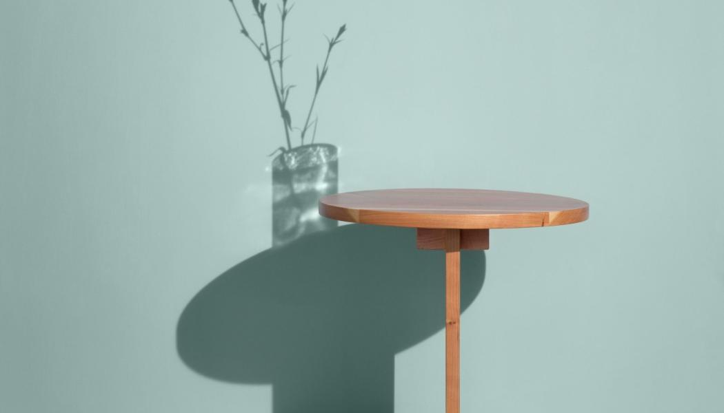 ”Jag fick blanda de brädor och reglar som fanns vilket gav bordets bas en design med två olika profiler, beroende på hur du vinklar bordet. Att ge sig själv begränsningar kan driva fram en intressant design. Efter succén av 4PM Self-Build jobbar jag även på en self-build version av bordet, stay tuned...” säger Chris Martin. Foto: Massproductions