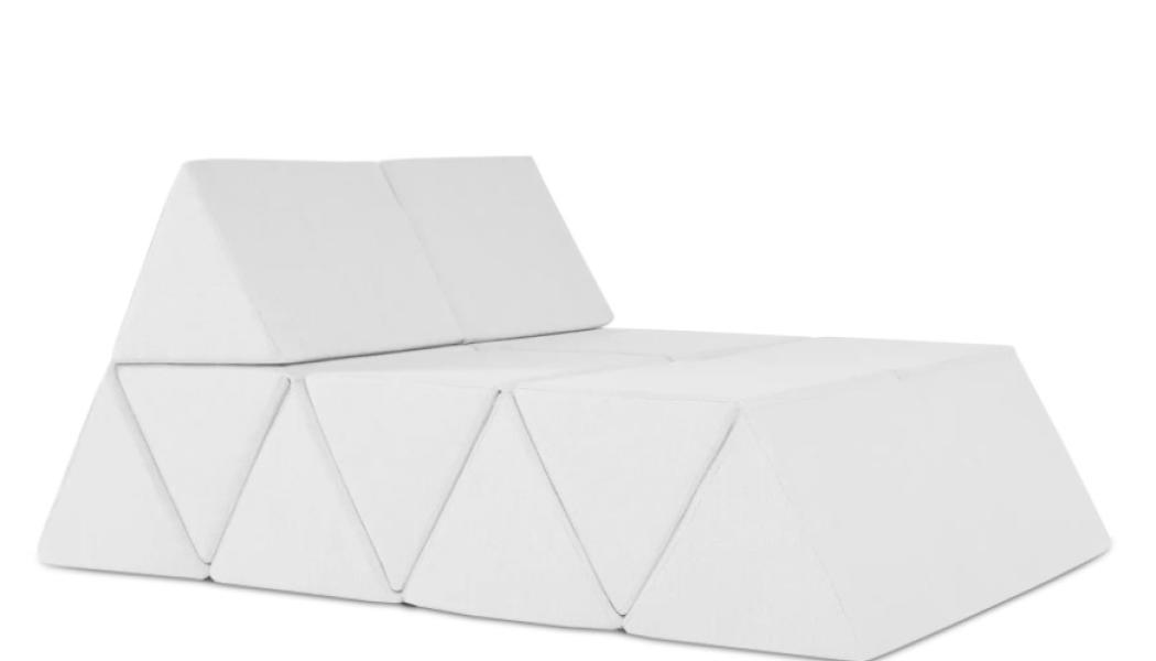 Moooi nya Peaks Sofa med flexibel formgivning, framtagen med fokus på närhet, samvaro och anpassningsbarhet. Foto: Moooi