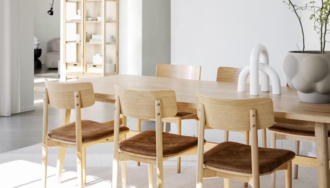 Plainfield matbord tillsammans med Wolcott stol. Foto: Rowico Home