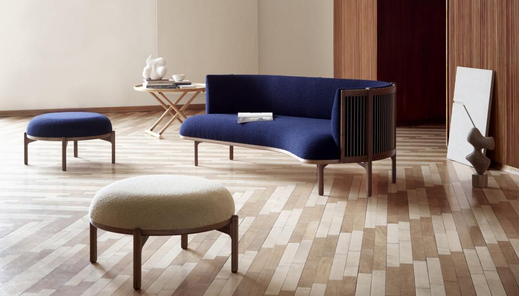 Sideways footstool. Foto: Carl Hansen & Søn