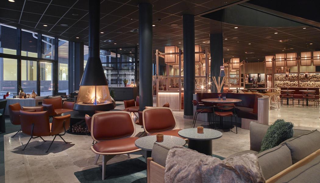 Vandringen uppför Kebnekaise startar i hotellets entréplan med base camp och restaurang. Foto: Scandic Hotels 