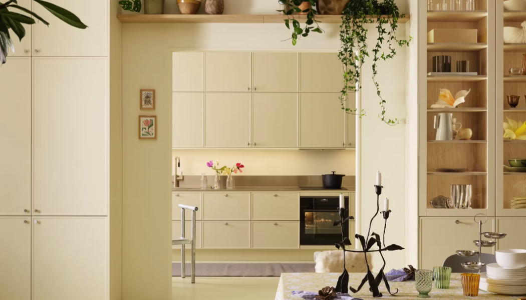 Vedum Kök & Bad lanserar 2026 års köksnyheter med en ny cremegul kulör. Pressbild: Vedum Kök