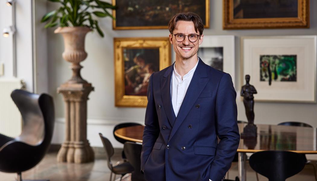 Christofer Wikner är ny specialist på Fine Art-avdelningen. Foto: Stockholms Auktionsverk