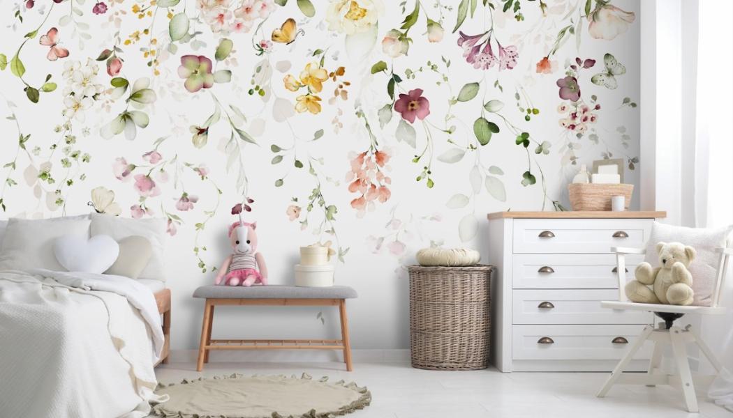 Lekfulla Blommor uppåt väggarna. Foto: Wallsauce