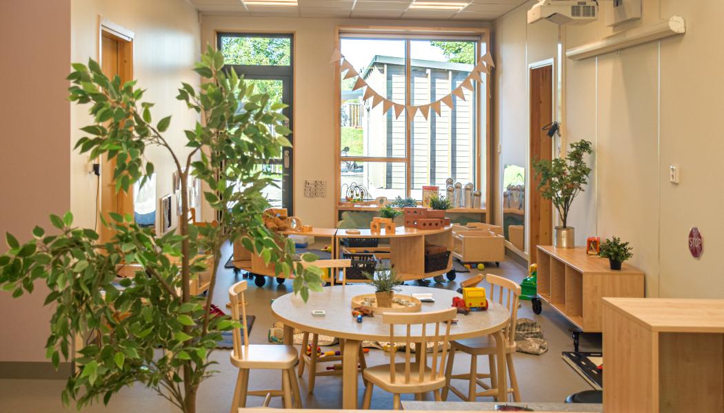 På skolan finns bland annat en läktartrappa för gemensamma arrangemang. Foto: Metod Arktekter
