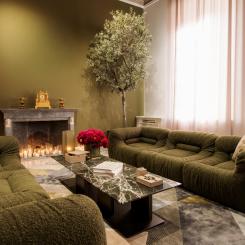 Showroom-installationen, The Milanese House – Una Notte a Milano. Foto: ELIE SAAB Maison – foto: Serge Buryak