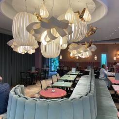 knallgrau interiordesign för Café Sa'SIS design Candelabro foto Candelabro