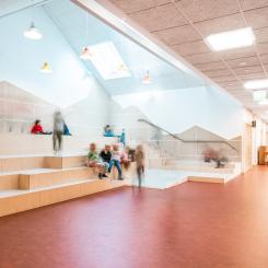 Kvadratmetrarna är maximalt utnyttjade. Exempelvis finns här inga korridorer, i det närmaste allt är lärmiljö. Foto: FOJAB