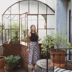 Genom Kristins populära Instagram-konto och hennes blogg bjuder hon sina läsare på inspiration kring allt från personlig inredning till trädgårdsliv. Här delar hon även med sig av sina reflektioner kring entreprenörskap och sitt djupa engagemang i olika frågor som verkligen berör på djupet. Foto: Egmont