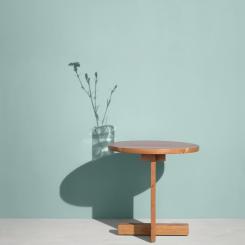 ”Jag fick blanda de brädor och reglar som fanns vilket gav bordets bas en design med två olika profiler, beroende på hur du vinklar bordet. Att ge sig själv begränsningar kan driva fram en intressant design. Efter succén av 4PM Self-Build jobbar jag även på en self-build version av bordet, stay tuned...” säger Chris Martin. Foto: Massproductions