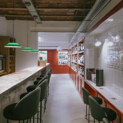 Vinus & Brindis med design av Mayfair Cirera Studio. Carla Step
