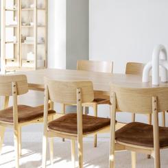 Plainfield matbord tillsammans med Wolcott stol. Foto: Rowico Home