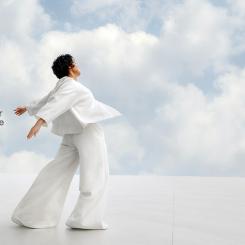 PANTONE 11-4201 Cloud Dancer, årets färg 2026. Pressbild: Mediatike