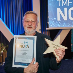 Lars Bülow tog emot priset. Foto: Christian Gustavsson/Trä- och Möbelföretagen