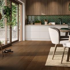 Mörka trägolv. Pressbild: Tres Plodder